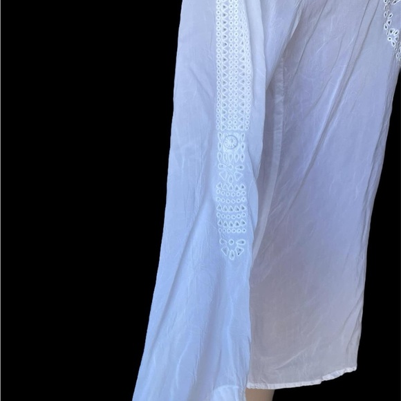 Johnny Was White Embroidered Blouse - Picture 3 of 5
